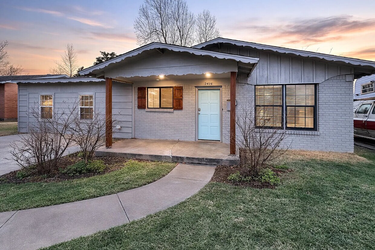 Photo - 2416 Queensbury Rd (Moore, OK)