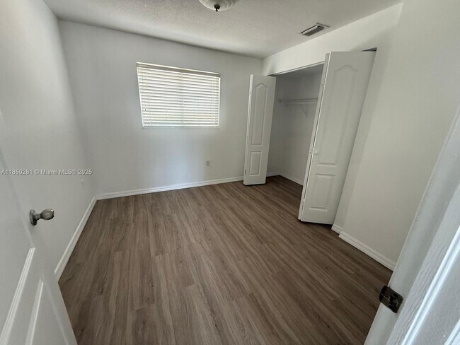 Foto del edificio - 1453 SW 3rd St
