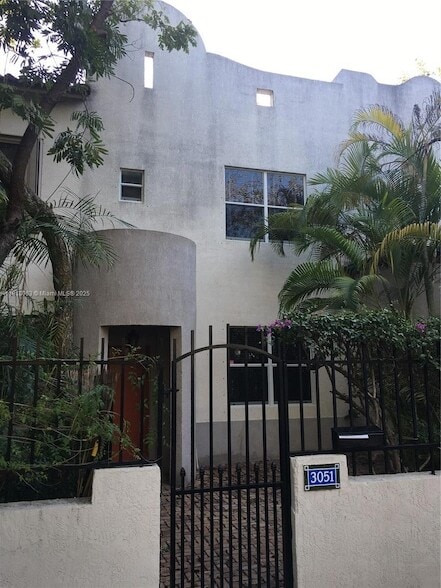 Photo - 3051 Center St Apartment