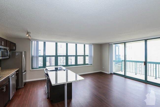 Building Photo - Best Amenities in River North