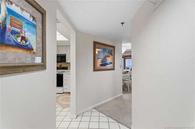 Building Photo - 3870 N Hwy A1A