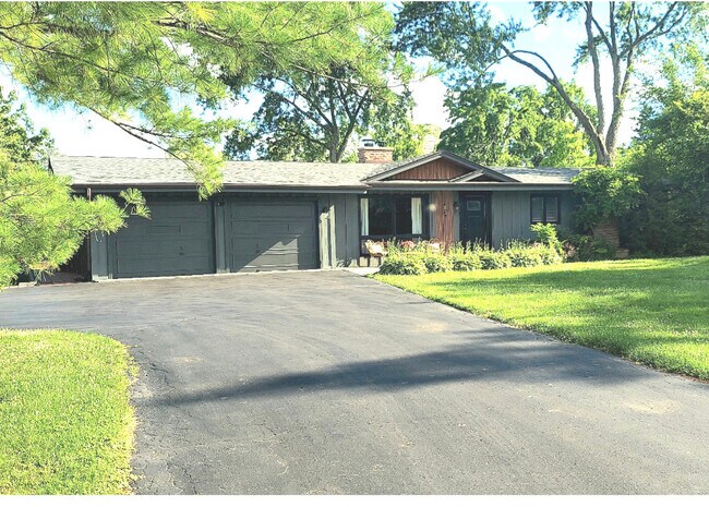 Foto del edificio - 83 Wildwood Dr