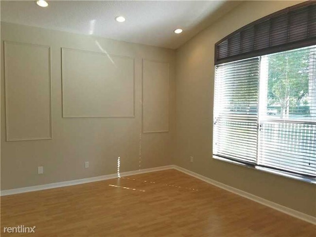 Building Photo - 7600 NW 20th Dr