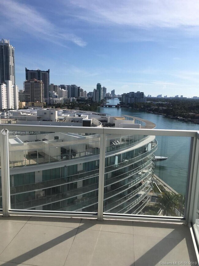 Foto del edificio - 6700 Indian Creek Dr