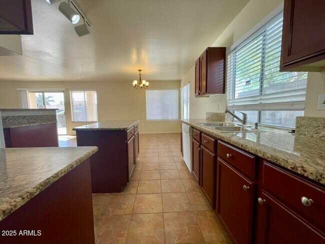 Building Photo - 1702 E Blackhawk Dr