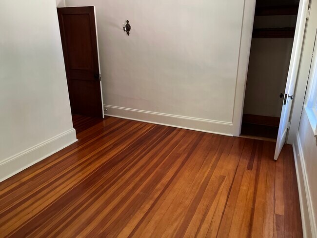 bedroom - 636 Grove St