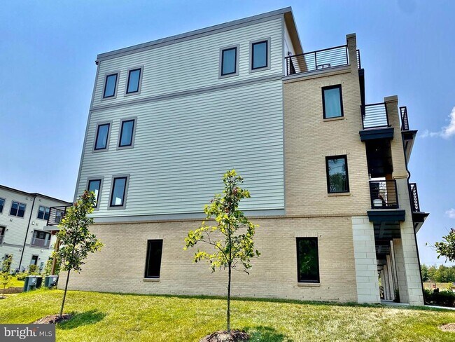 Foto del edificio - 43079 Track Bed Terrace