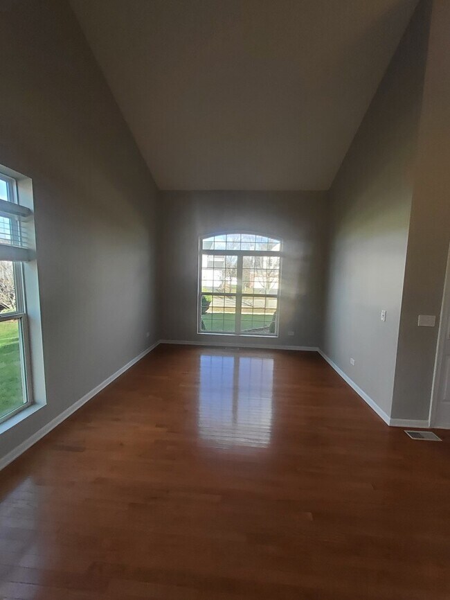 Foto del edificio - 1688 Trails End Ln