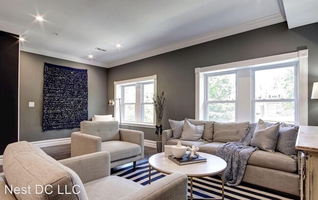 Building Photo - 3 br, 3.5 bath House - 1422 Shepherd St NW...