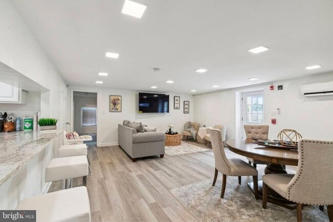 Building Photo - 311 Old Rodgers Rd