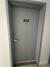 Building Photo - 625 Borthwick Ave