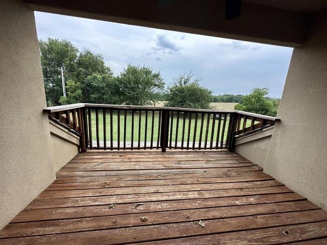 Building Photo - 5300 Oak Meadow Dr