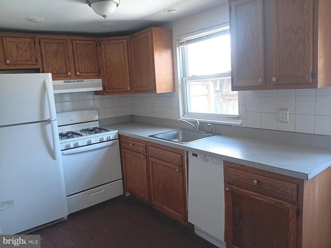 Building Photo - 157 Sigel St