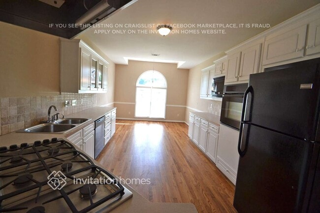 Building Photo - 1730 Dane Terrace