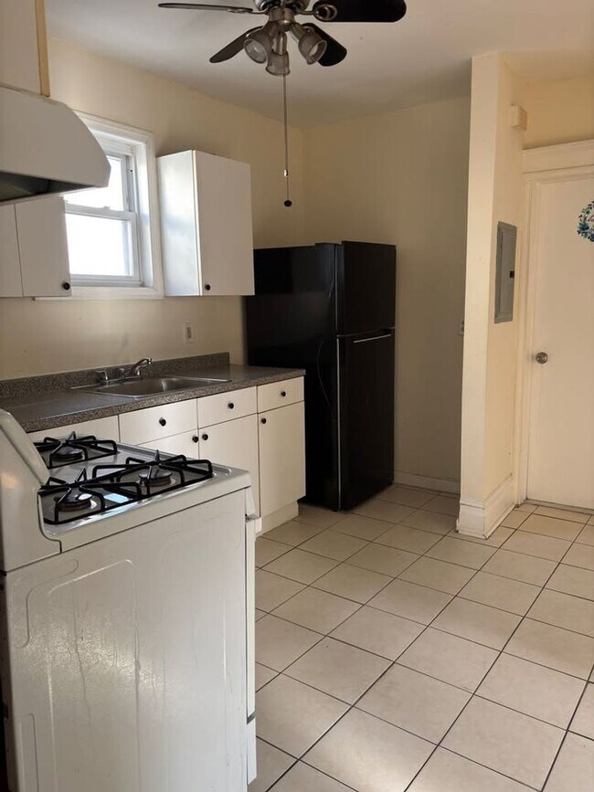 Foto del edificio - 478-480 Sanford Ave