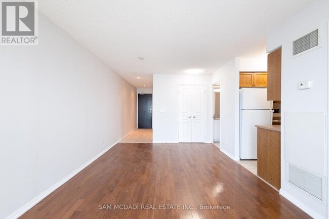 Photo du bâtiment - 18 Yonge St