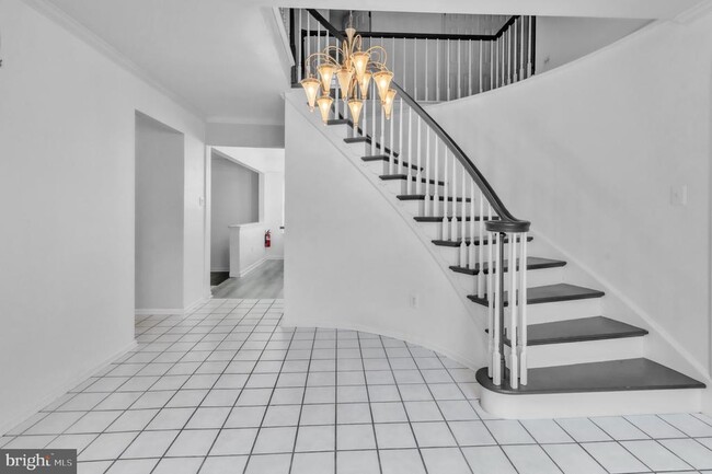 Building Photo - 5 Greenleigh Cir