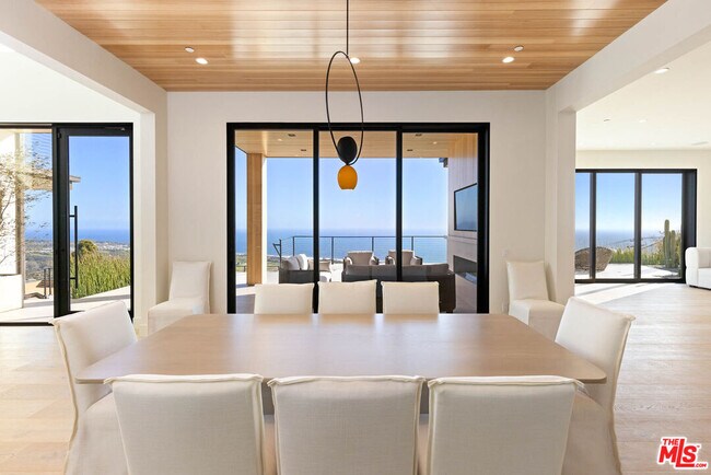Foto del edificio - 5366 Horizon Dr