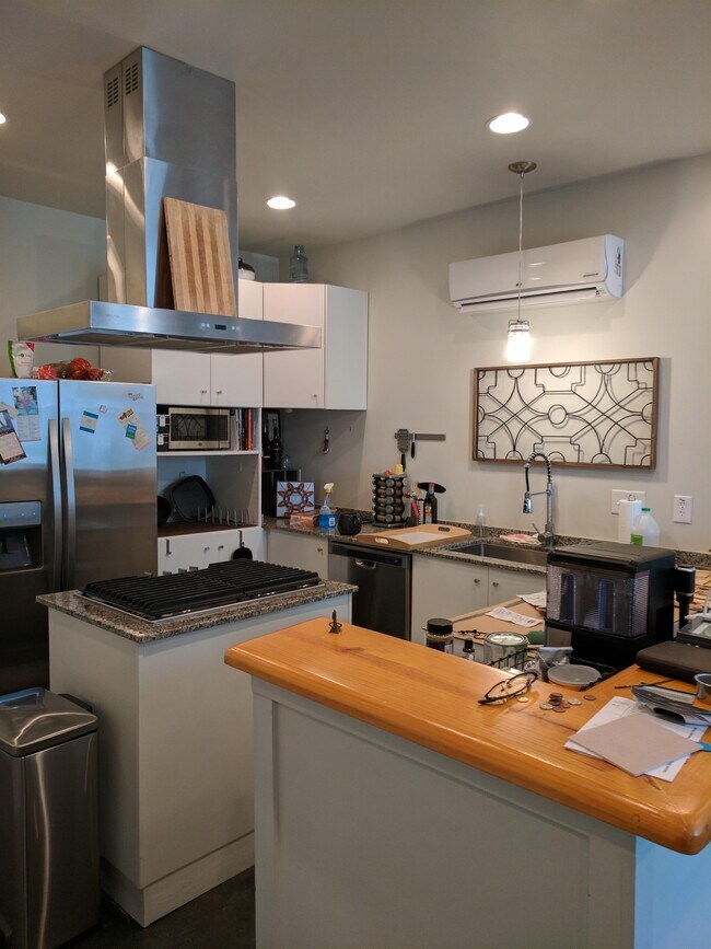 Foto del edificio - 307 W 23rd St
