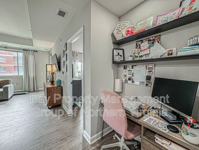 Foto del edificio - 8191 Strawberry Ln