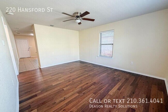 Building Photo - 220 Hansford St