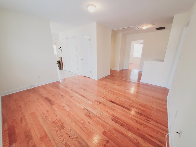 Building Photo - 35 Woodrow St