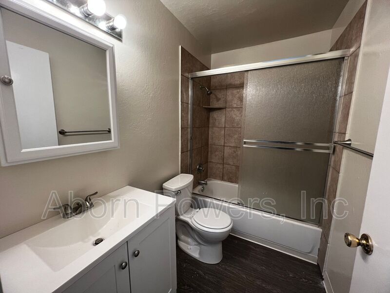 Foto del edificio - 2760 Coloma St