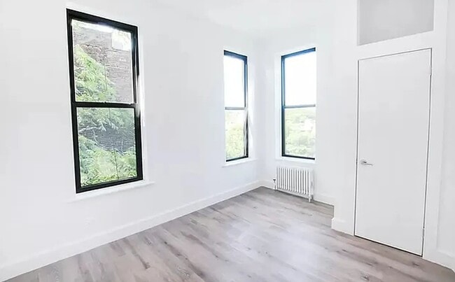 Building Photo - 165 Howard Avenue