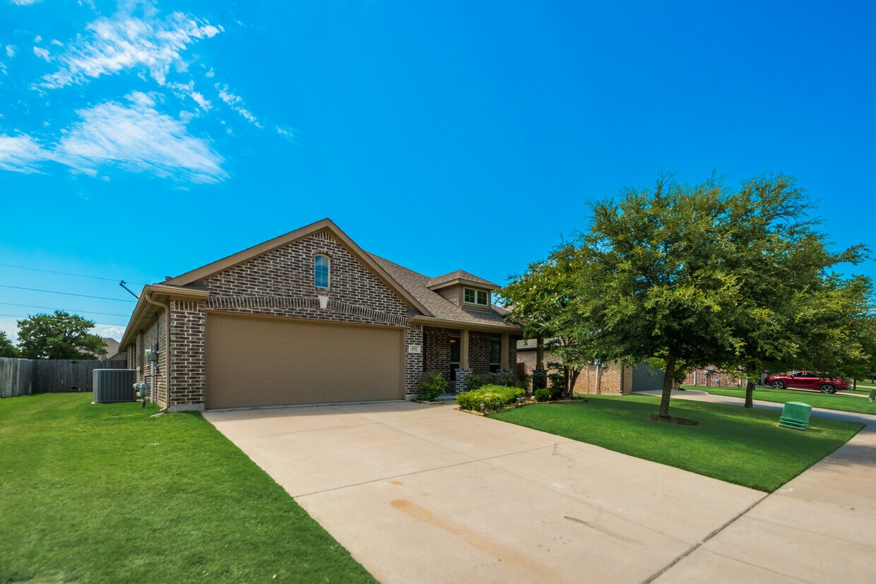 Primary Photo - 4702 Liberty Hill Trail
