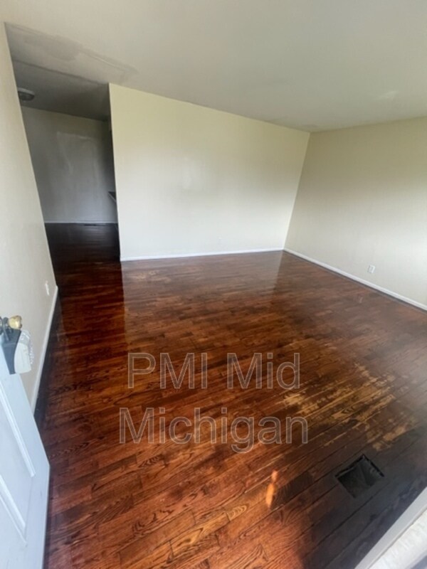 2020 Daron Pl, Flint, MI 48505 House Rental in Flint, MI