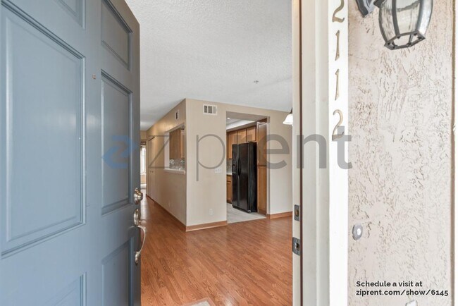 Building Photo - 2112 Vista Del Mar