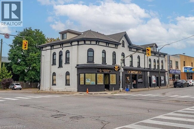 Building Photo - 298 Colborne St