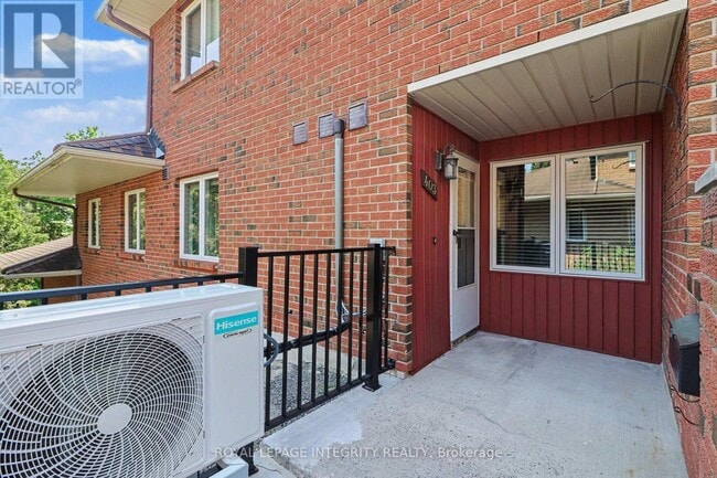 Building Photo - 403 Stratas Ct