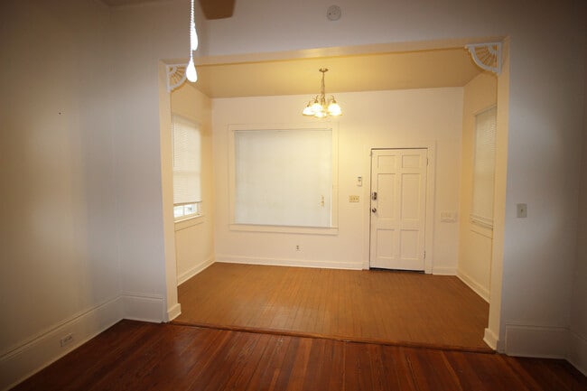 Building Photo - 7620 Freret St