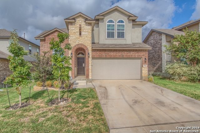 Foto principal - Stunning Home in Alamo Ranch Location!!