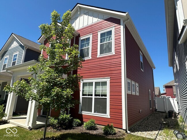 Foto del edificio - 322 N Warman Ave