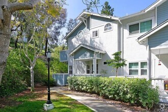 Building Photo - 9910 Scripps Vista Way