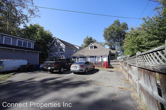 Building Photo - 7 br, 2 bath House - 830 Onslow Street