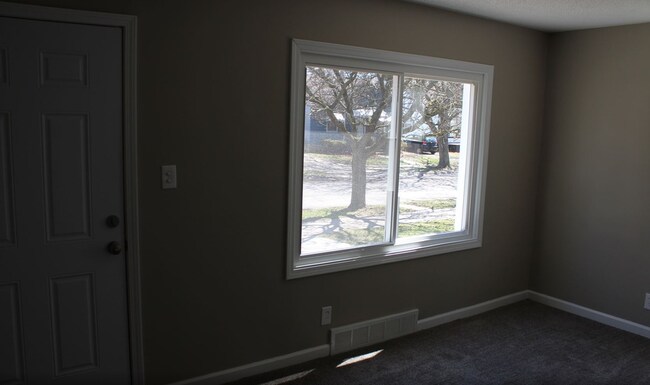 Foto del edificio - 6780 Rutherford St