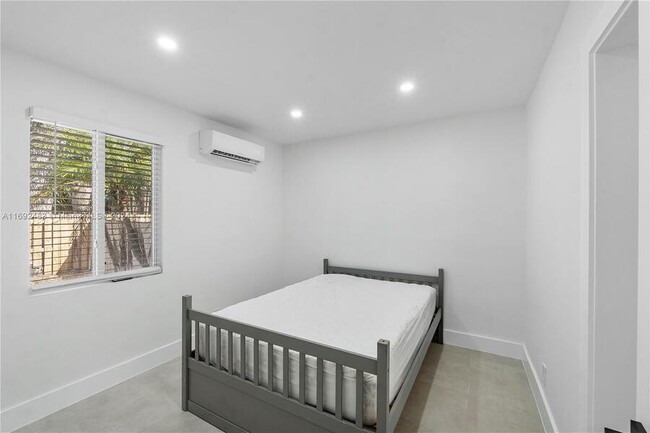 Foto del edificio - 3655 Stirling Rd