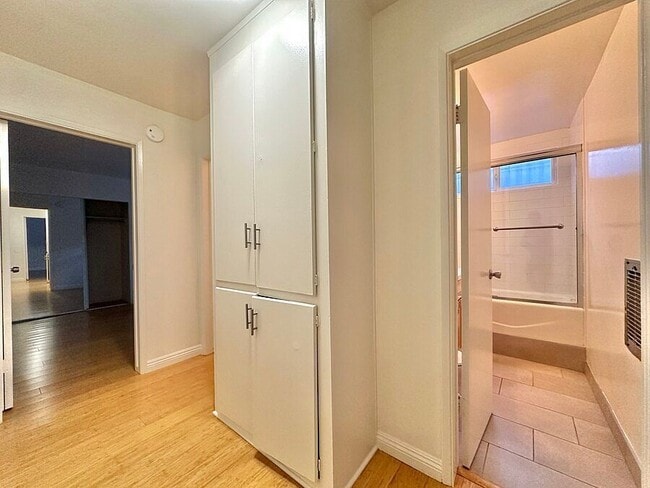 Building Photo - 23 Thornton Ave