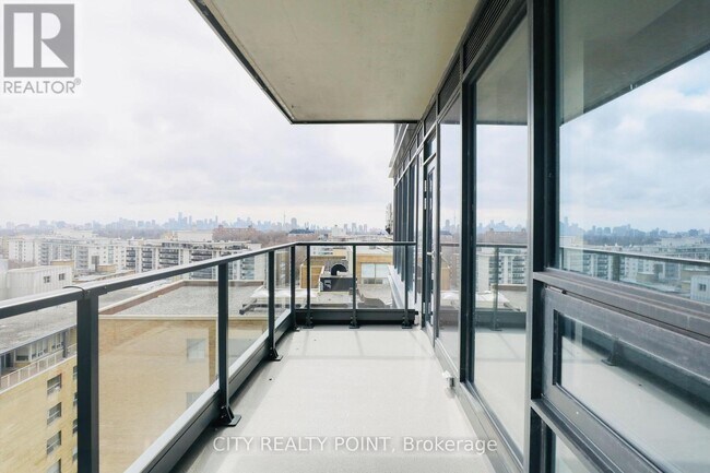 Building Photo - 2525-2525 Bathurst St