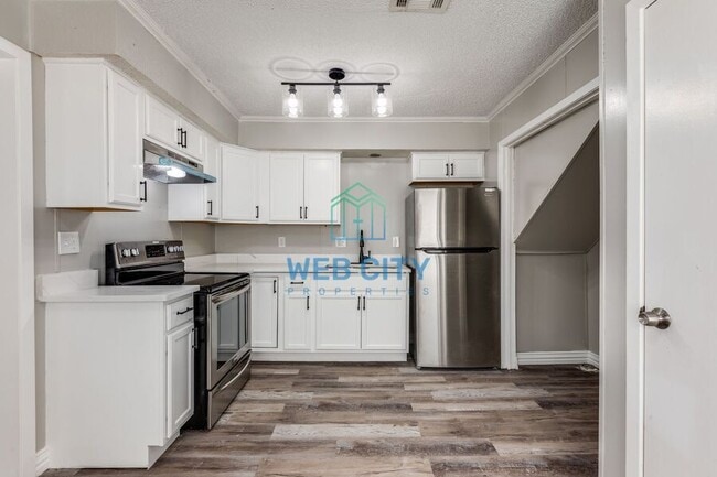 Building Photo - 232 Alexandria St