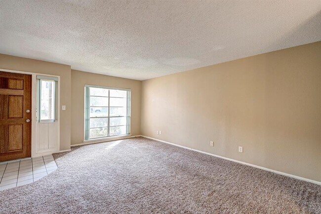 Foto del edificio - 6416 Bayou Glen Rd