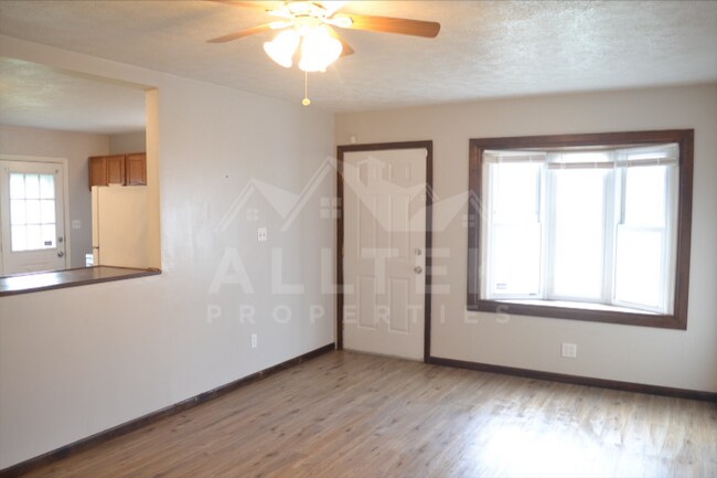 Foto del edificio - 489 Southward Dr