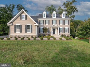 Building Photo - 171 Lackawanna Ln