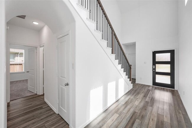 Building Photo - 29897 Dovetail Blf Ln