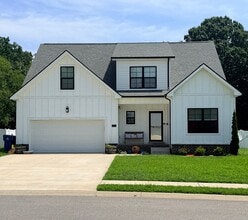 Building Photo - 221 Sherlock Dr