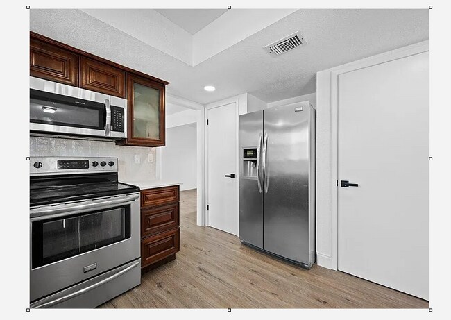 Foto del edificio - 1741 SW Brisbane St