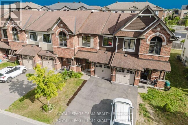 Photo du bâtiment - 121 Mancini Way